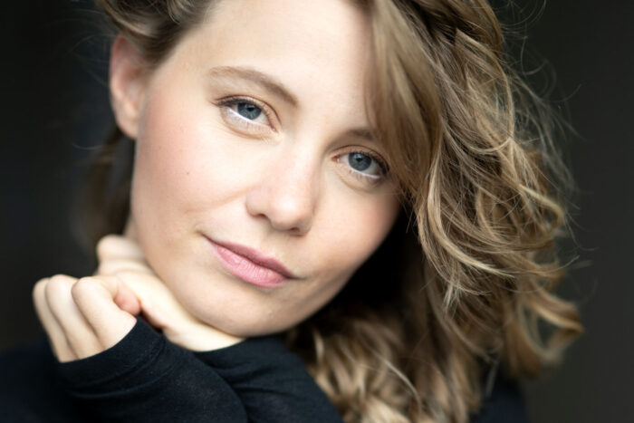 Porträt Frau mit blonden Haaren